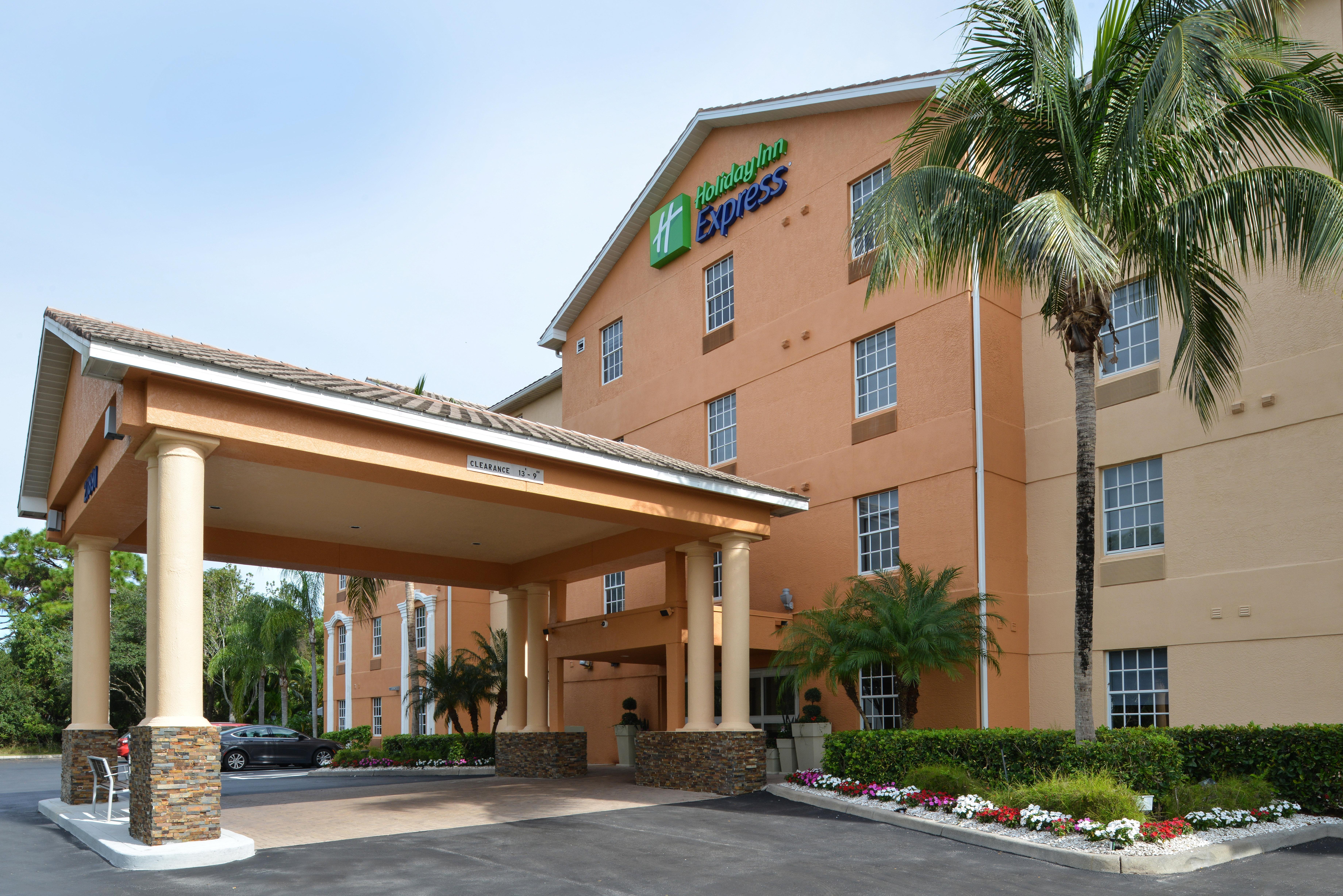 Holiday Inn Express Hotel & Suites Bonita Springs/Naples, An Ihg Hotel Exterior photo